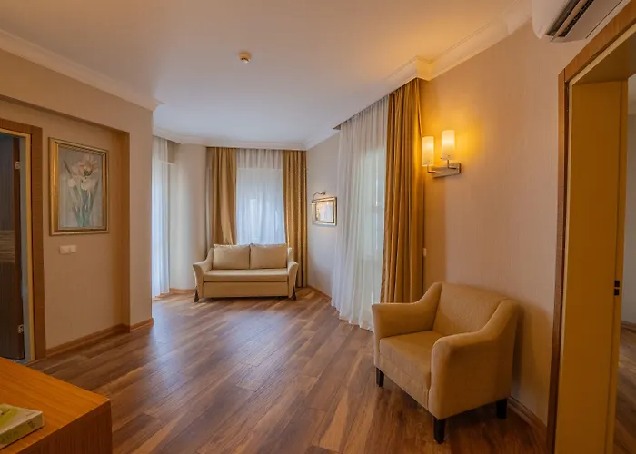 Grand Cettia 5* מרמריס