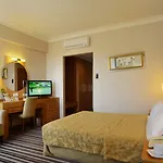 호텔 Grand Cettia 5*