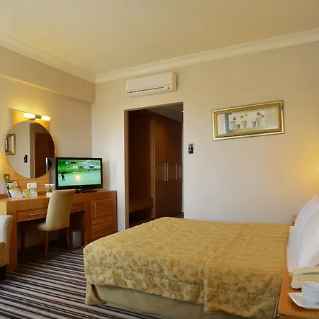 מלון Grand Cettia 5*