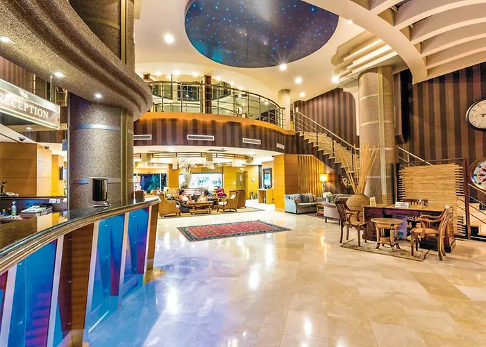 Grand Cettia Hotell 5*