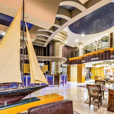 호텔 Grand Cettia 5*