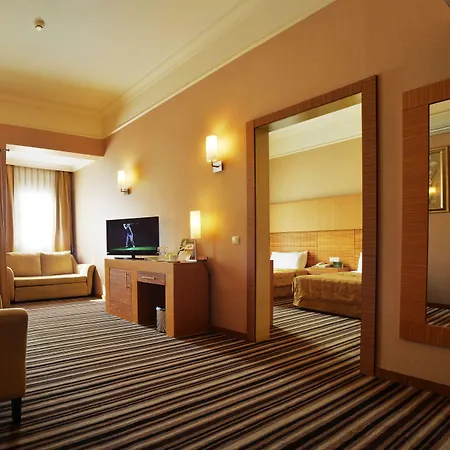 호텔 Grand Cettia 5*